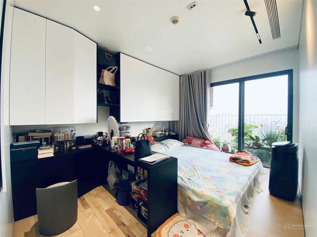 Chính chủ thiện chí bán nhanh căn hộ 2pn toà kosmo ban công đông nam view hồ tây siêu đẹp