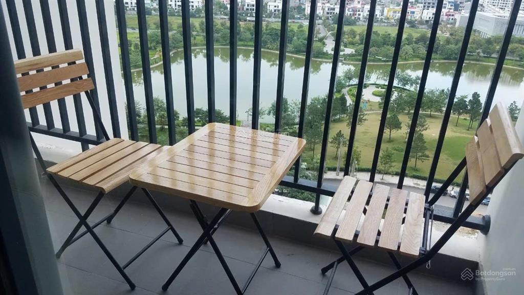 Định cư nước ngoài cần bán nhanh căn hộ n01t4 ngoại giao đoàn  view trực diện hồ