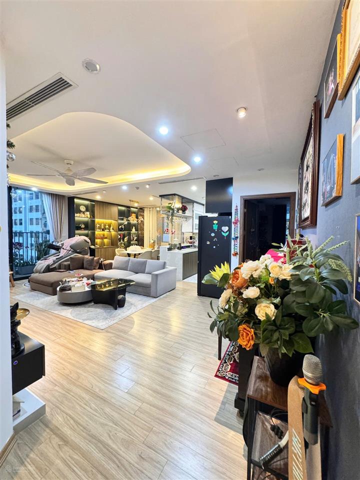 Căn góc 3pn 133m2 tòa n01t1 view trực diện hồ cần bán, chủ thiện chí, giá đầu tư