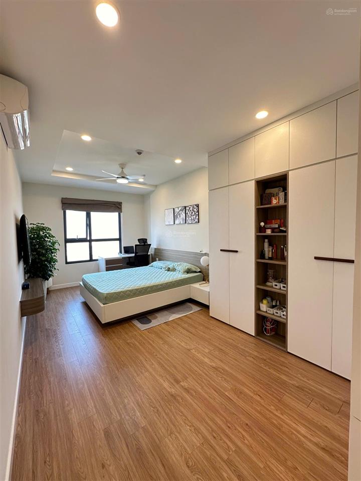 Định cư nước ngoài cần bán nhanh căn hộ góc toà kosmo tây hồ full nội thất mới setup xịn đẹp