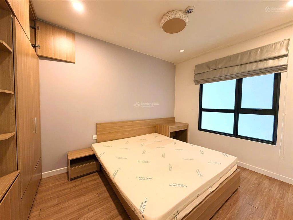 Chính chủ tìm khách thuê lâu dài căn góc 3pn ban công đông nam view hồ tây kosmo 161 xuân la