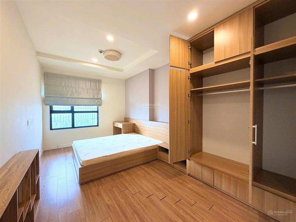 Chính chủ tìm khách thuê lâu dài căn góc 3pn ban công đông nam view hồ tây kosmo 161 xuân la