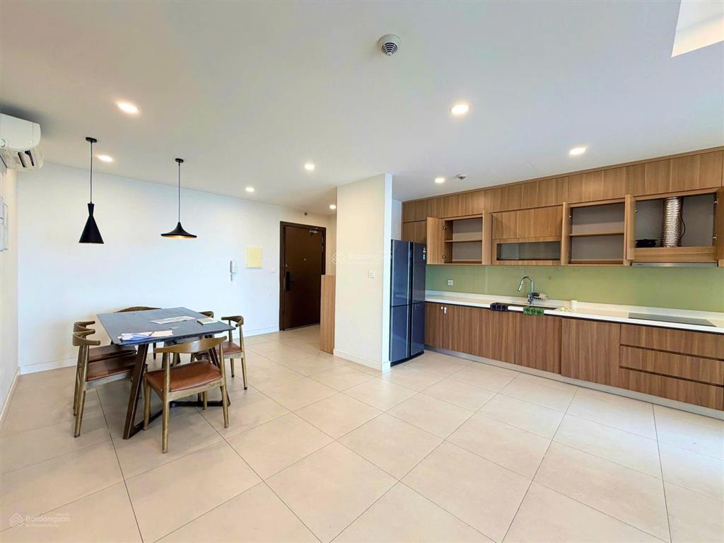 Chính chủ tìm khách thuê lâu dài căn góc 3pn ban công đông nam view hồ tây kosmo 161 xuân la