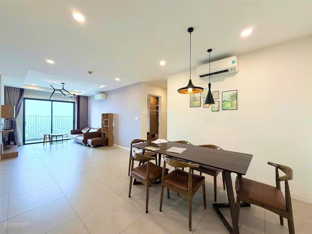 Chính chủ tìm khách thuê lâu dài căn góc 3pn ban công đông nam view hồ tây kosmo 161 xuân la