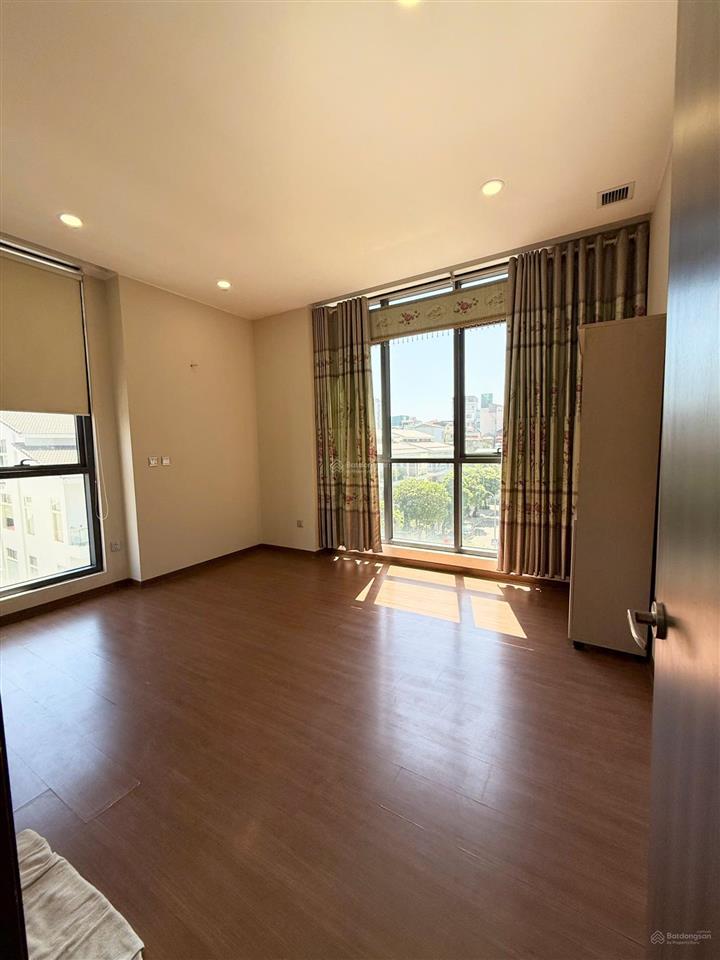 Định cư nước ngoài cần bán nhanh căn góc đông nam view công viên giá tốt tòa tràng an complex.