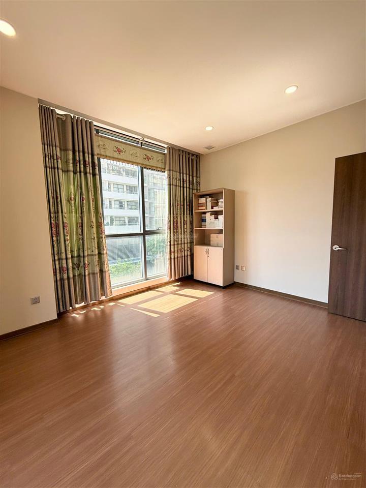 Định cư nước ngoài cần bán nhanh căn góc đông nam view công viên giá tốt tòa tràng an complex.