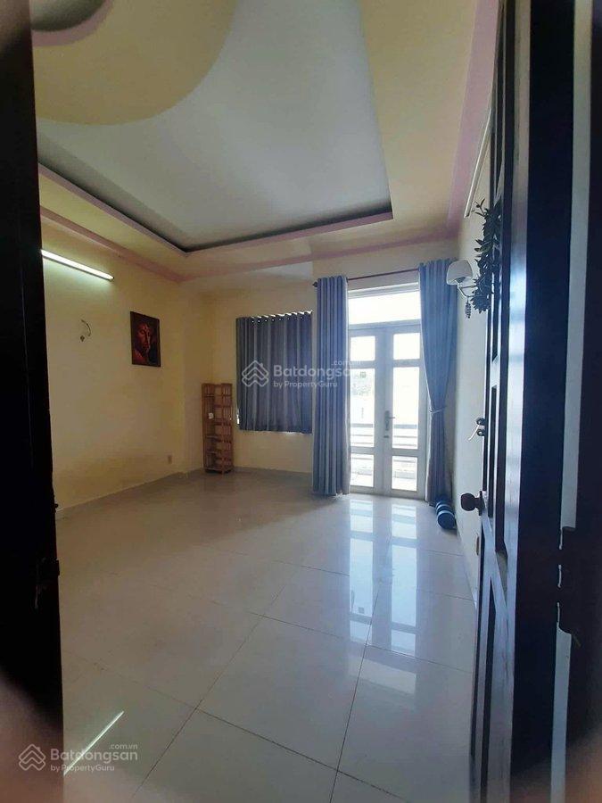 Bán nhà hém xe hơi ngay chợ tân hương  tân phú  60m2  5 tầng