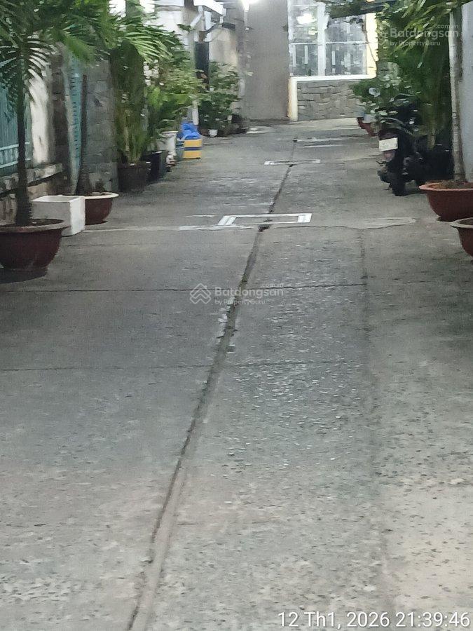 Bán nhà hém xe hơi ngay chợ tân hương  tân phú  60m2  5 tầng