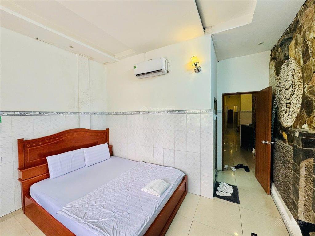 Mặt tiền tân phú  khách sạn ngay công viên nước đầm sen doanh thu khủng