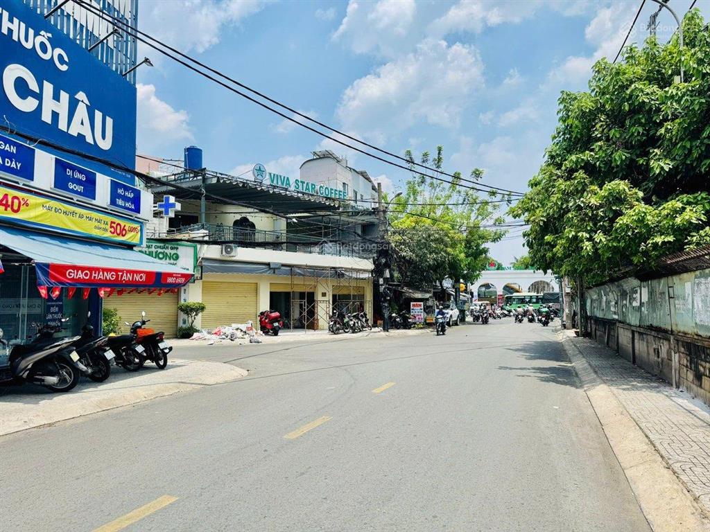 Mặt tiền tân phú  khách sạn ngay công viên nước đầm sen doanh thu khủng