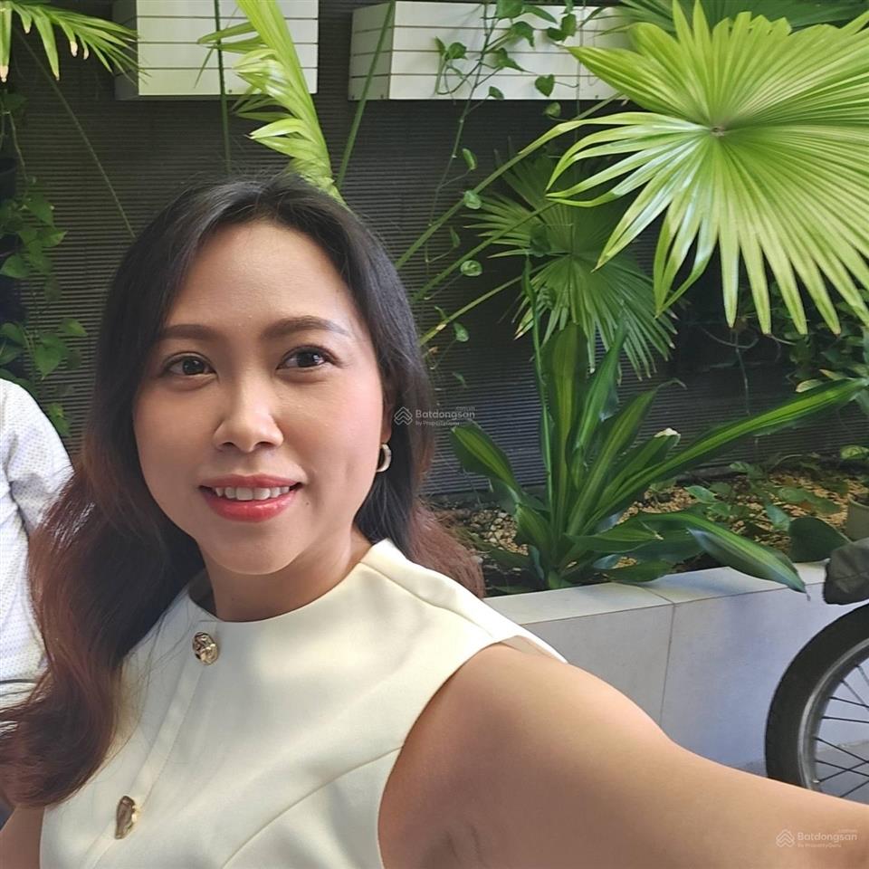 Mặt tiền tân phú  khách sạn ngay công viên nước đầm sen doanh thu khủng