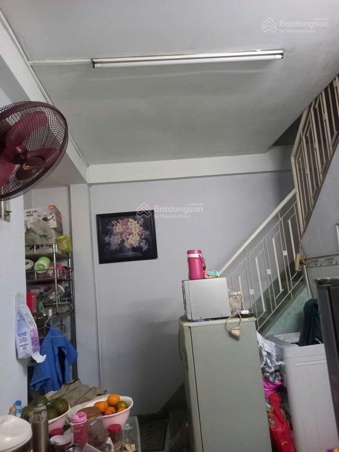 Bán nhà hẻm 2 tầng cách mặt phố nguyễn đình chiểu chỉ 50m, quận 3