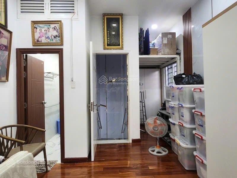 Bán gấp nhà 2 tầng 30m2 hẻm xe hơi tránh nhau lê văn sỹ quận 3 giá chỉ 5.8 tỷ