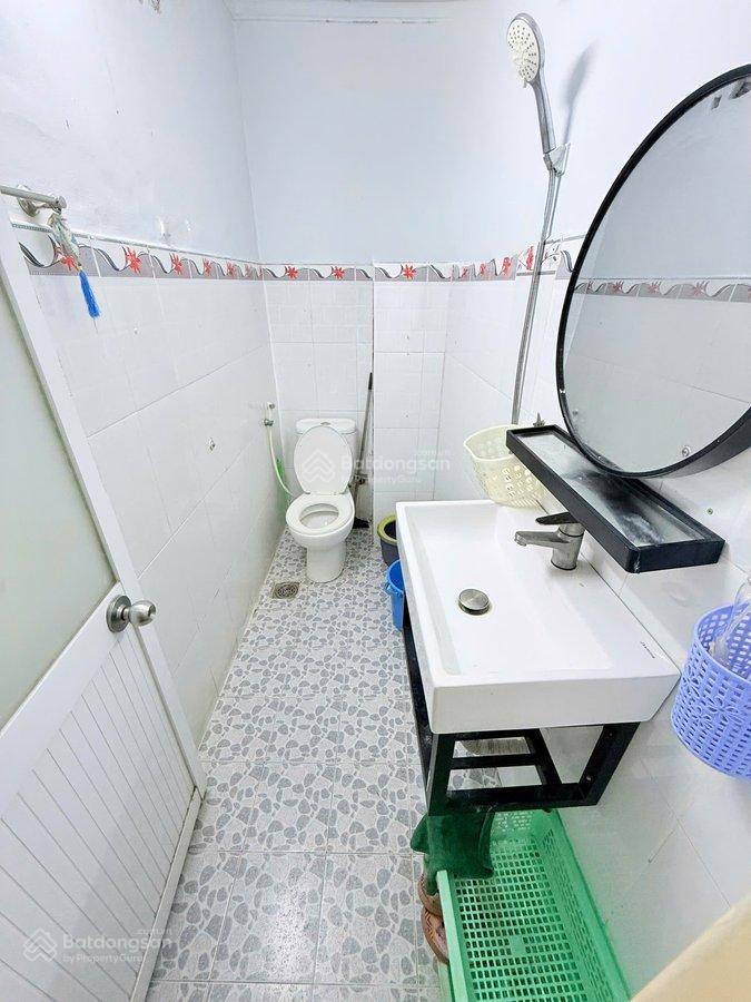 Bán nhanh nhà 4 tầng nguyễn đình chiểu quận 3 vị trí vàng, giá 6,9 tỷ.