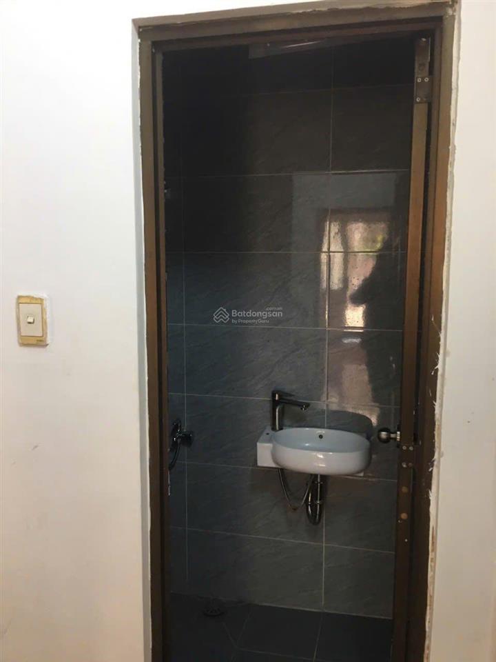 Cho thuê nhà 6 tầng mặt tiền đường vĩnh viễn quận 10 giá 24tr/th.