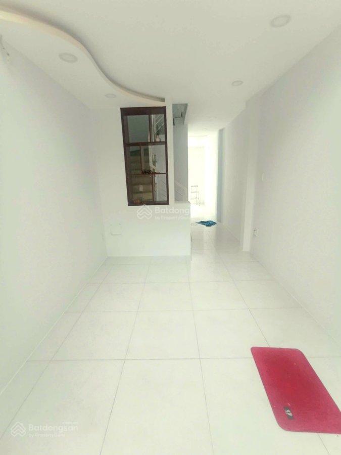 Bán gấp căn nhà 4 tầng  dòng tiền sẵn 300tr/năm  hẻm xe hơi võ văn kiệt quận 5 giá chỉ 6.8 tỷ
