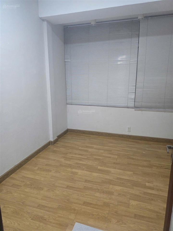 Cho thuê nhà 2 tầng 3 phòng ngủ  nguyễn trãi quận 1 giá chỉ 11tr/th.