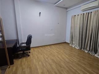 Cho thuê nhà 2 tầng 3 phòng ngủ  nguyễn trãi quận 1 giá chỉ 11tr/th.