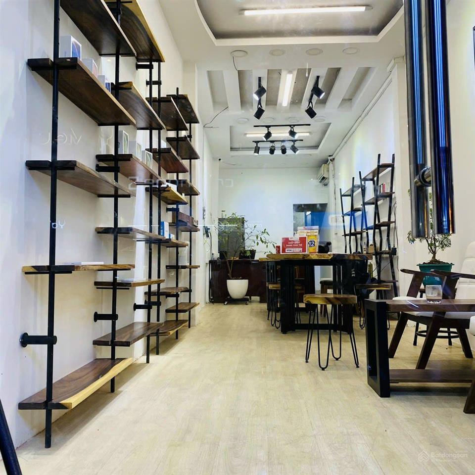 Cho thuê nhà mặt tiền 3 tầng đường 3/2 quận 10 giá cực tốt 26tr/th