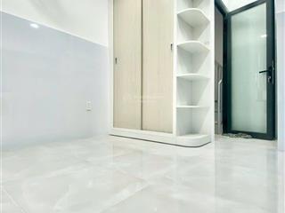 Cho thuê căn nhà 3 tầng  mặt tiền hồ thị kỷ quận 10  giá 15tr/th
