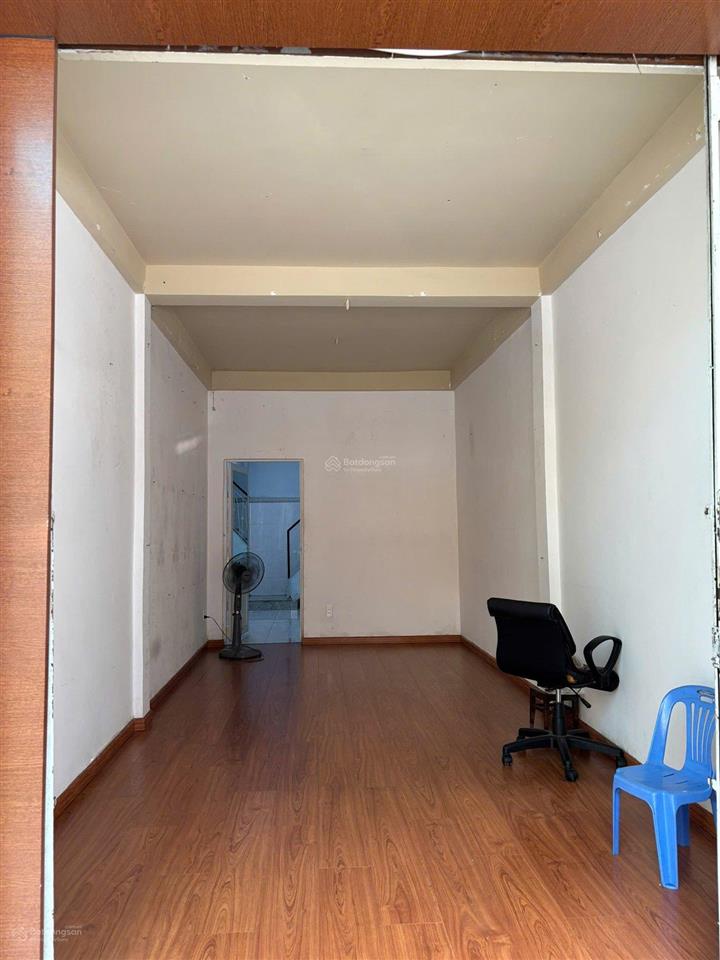 Cho thuê nhà mặt tiền 3 tầng trần minh quyền quận 10 giá 18tr/th