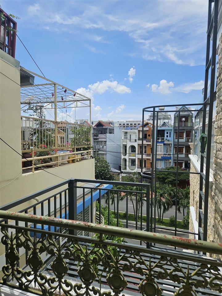 Bán nhanh căn hộ dịch vụ 2 mặt tiền trần thị ngôi quận 8 dòng tiền 110tr/th giá 32 tỷ