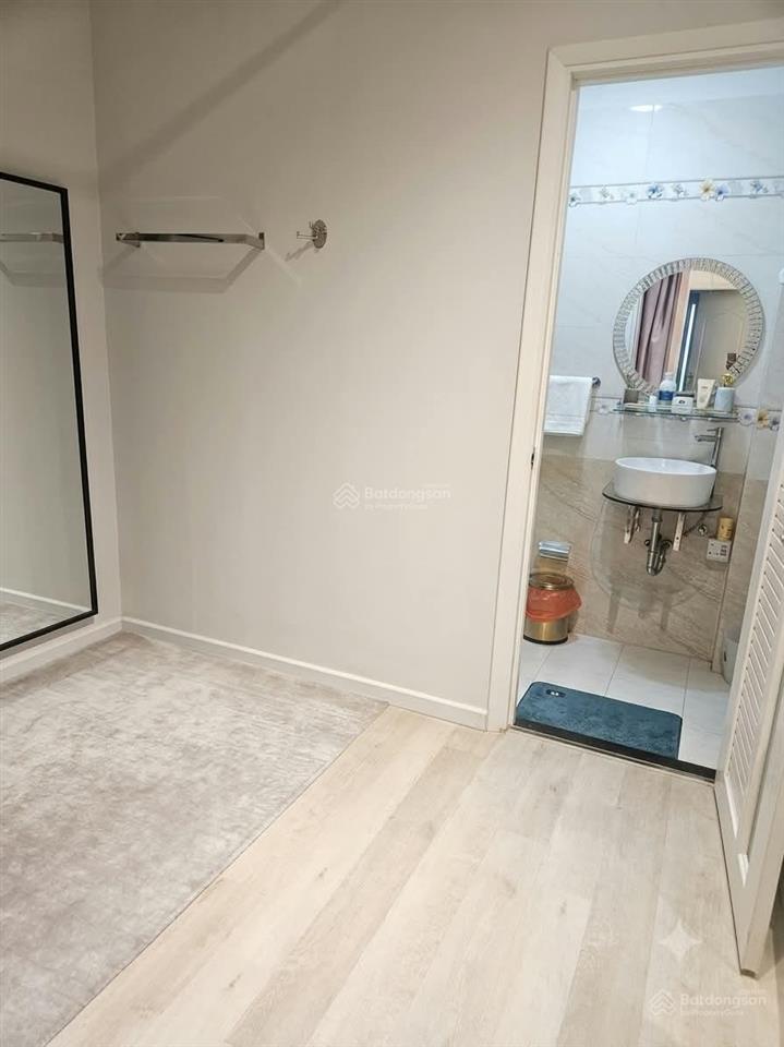 Cho thuê nhà mặt tiền 3 tầng nguyễn đình chiểu quận 3 giá 25tr/th