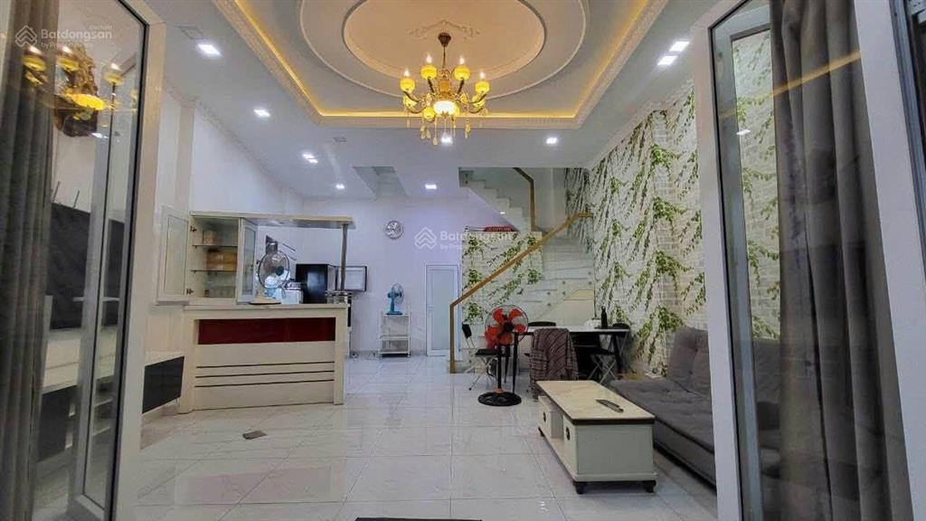 Cho thuê nhà nguyên căn 5 tầng trần quang diệu quận 3 giá 28tr/th