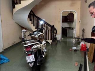 Cho thuê nhà nguyên căn ngang 4.4m nguyễn đình chiểu quận 3 giá chỉ 15tr/th