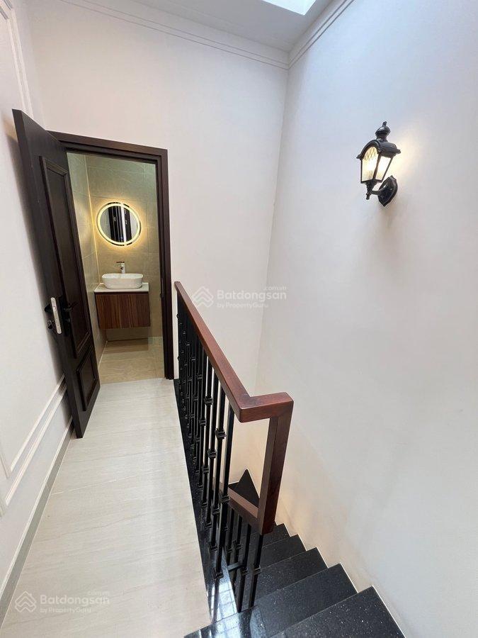 Nhà 3 tầng mới xây cực đẹp  giá sốc 6,886 tỷ  31m2 nguyễn thị minh khai quận 3 không dính tod