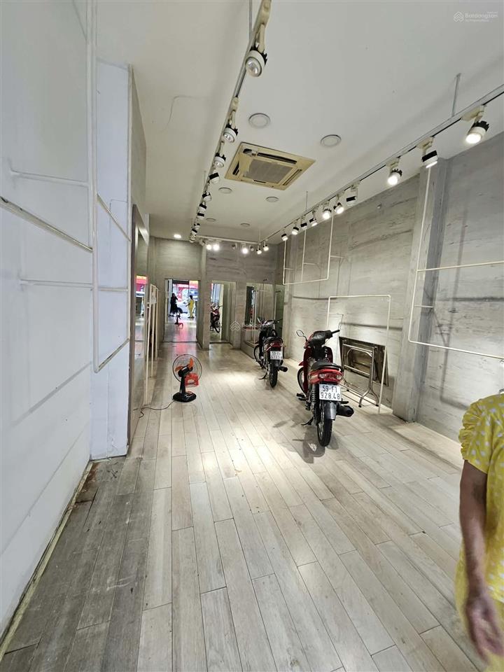 Cho thuê mặt tiền giá rẻ  võ văn tần 40m2 đoạn 2 chiều giá 25tr/th