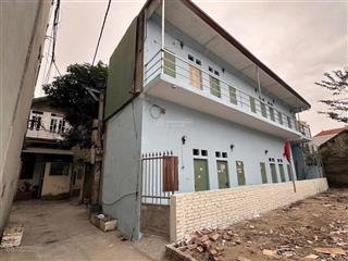 Nhà trọ 2 tầng sẵn sổ hồng, sẵn nguồn thu hàng tháng.