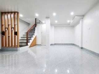 Bán nhà riêng tại số 1 ngõ 165 phố giáp bát, 12,8 tỷ, 32 m2, chính chủ giá siêu hời