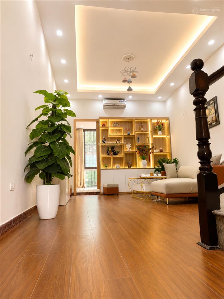4 tỷ hơn  cả nhà 3 thế hệ sống giữa phố tôn đức thắng, con tự đi học chỉ 50m