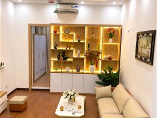 4 tỷ hơn  cả nhà 3 thế hệ sống giữa phố tôn đức thắng, con tự đi học chỉ 50m