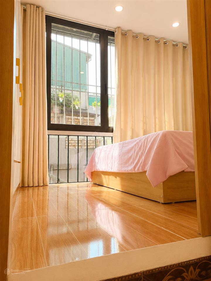 4 tỷ hơn  cả nhà 3 thế hệ sống giữa phố tôn đức thắng, con tự đi học chỉ 50m
