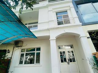 Cho thuê biệt thự phú mỹ hưng, cạnh công viên, khu compound, kế vivo, 126m2(7x18), 3 tầng, 4pn, 4wc