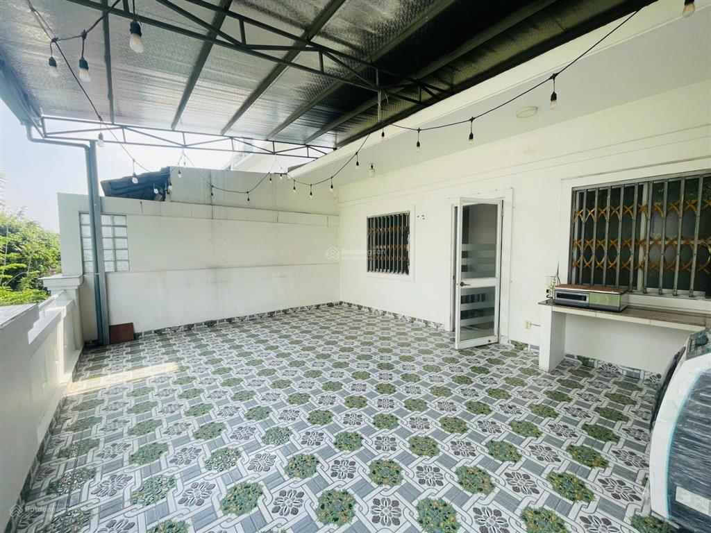 Cho thuê biệt thự phú mỹ hưng, cạnh công viên, khu compound, kế vivo, 126m2(7x18), 3 tầng, 4pn, 4wc