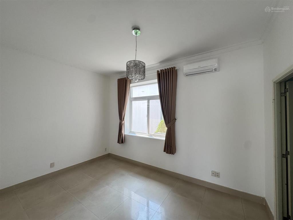 Cho thuê biệt thự phú mỹ hưng khu compound cạnh công viên to, kế vivo, 126m2 (7x18) 3 tầng 4pn, 4wc