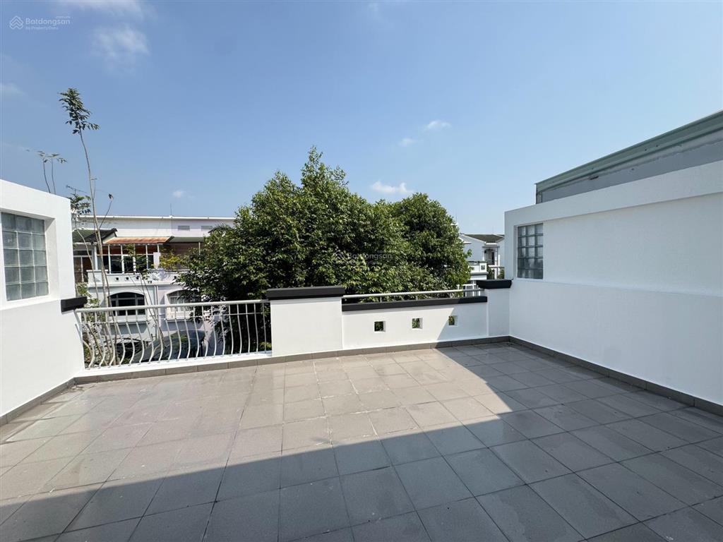 Cho thuê biệt thự phú mỹ hưng khu compound cạnh công viên to, kế vivo, 126m2 (7x18) 3 tầng 4pn, 4wc