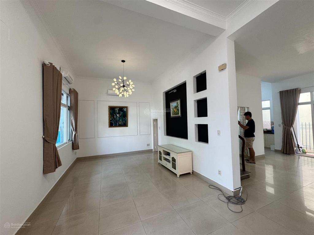 Cho thuê biệt thự phú mỹ hưng khu compound cạnh công viên to, kế vivo, 126m2 (7x18) 3 tầng 4pn, 4wc