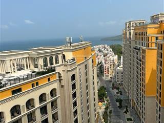 Căn hộ của toà h4 view trực diện cầu hôn tầng cao thoáng mát.