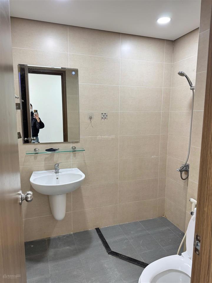 Bán cc 2pn 2wc giá siêu hời tại toà dv 4, rose town 79 ngọc hồi, 66m2