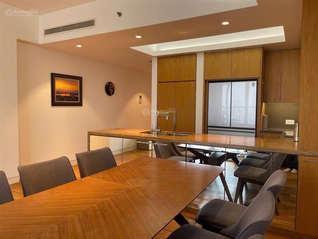 Em cần bán nhanh căn hộ 3pn  nội thất full đồ tại dự án iph  xuân thủy cầu giấy