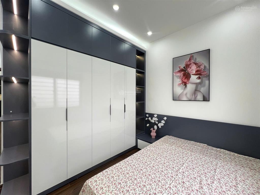 Chính chủ bán căn hộ cao cấp số 102 thái thịnh, căn góc 2 ban công, full nội thất mới 100%