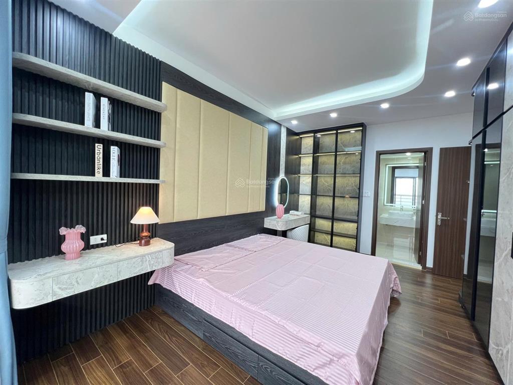 Chính chủ bán căn hộ cao cấp số 102 thái thịnh, căn góc 2 ban công, full nội thất mới 100%