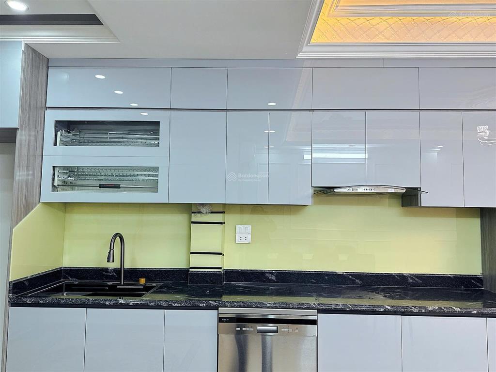 Bán nhà tô hiệu hà đông 35m2 x 5 tầng gara ô tô ngõ thông, cách mặt phố 30m