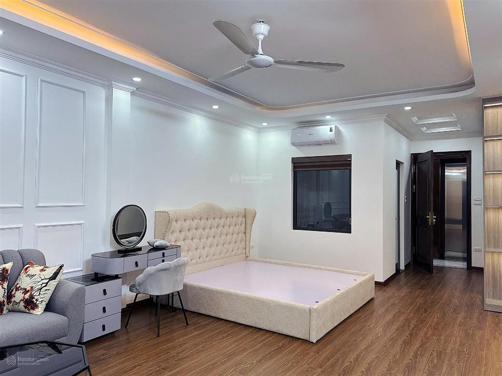 Bán nhà tô hiệu hà đông 35m2 x 5 tầng gara ô tô ngõ thông, cách mặt phố 30m