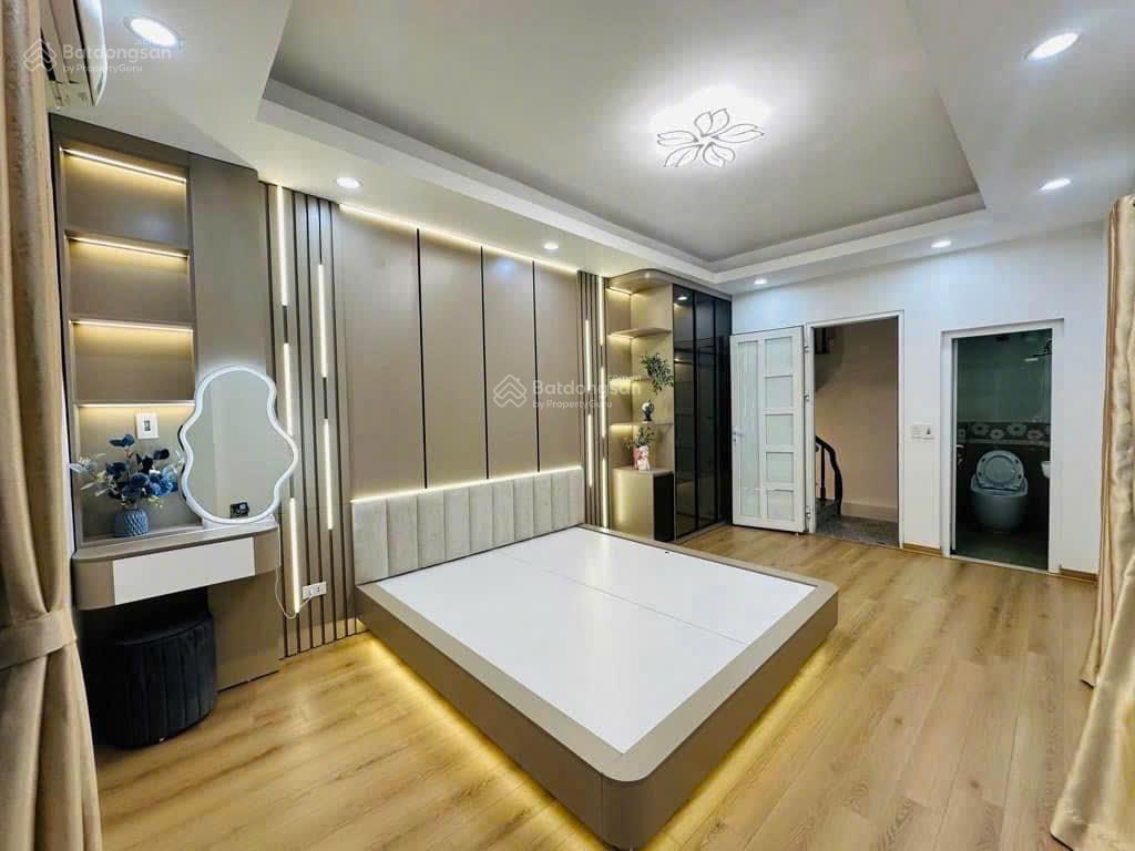 Bán liền kề louis city đại mỗ 110m2 6 tầng 2 mặt tiền vị trí cổng kđt kinh