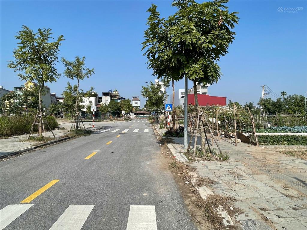 Chuyển nhượng lô đất giãn dân khu vân hà diện tích 80m2 giá 90 tr/m2,  0906 995 ***